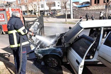 Seyir halindeki LPG'li otomobil alev aldı