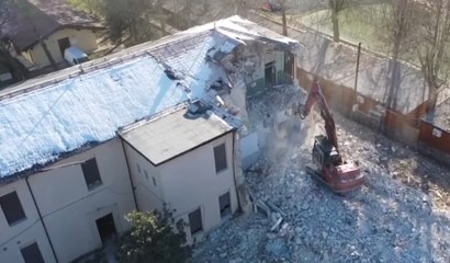 Norcia (PG) - Terremoto 2016, demolita scuola "De Gasperi-Battaglia" (15.01.22)
