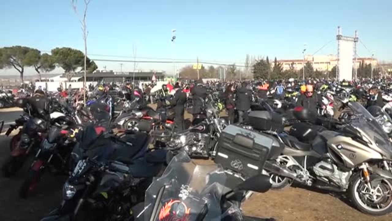 La pasión motera desborda Valladolid con la presencia de 40.000 pingüinos