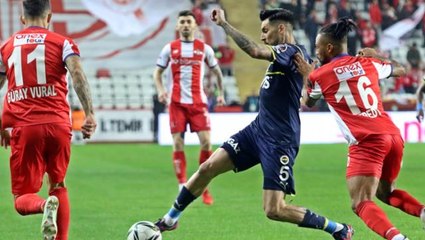 Hoca yeni Kanarya aynı! Fenerbahçe, Antalyaspor'la deplasmanda 1-1 berabere kaldı