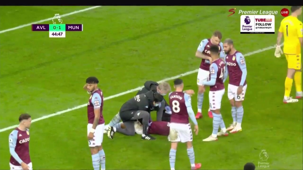 DAVID DE GEA'S LEG SAVE AGAINST VILLA