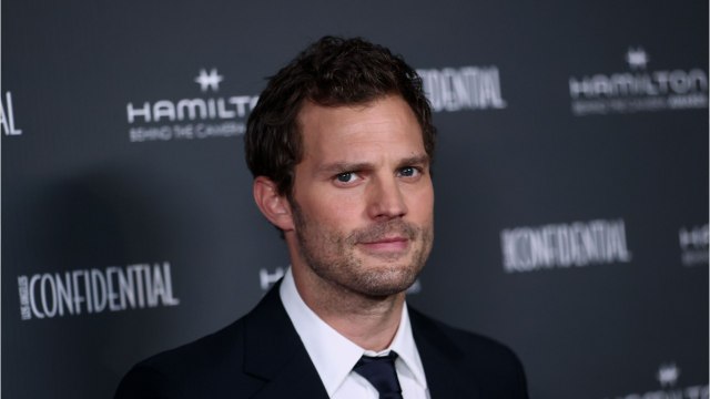 GALA VIDEO - Jamie Dornan (Cinquante nuances) : ce drame vécu à la mort de son père qu’il vient de révéler