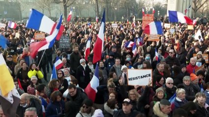 Διαδηλώσεις αντιεμβολιαστών σε Αθήνα, Ρώμη, Παρίσι και Βιέννη