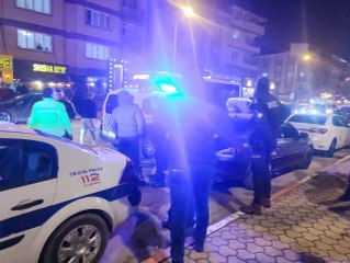 Yayaya çarpıp polise hakaret eden alkollü sürücü gözaltına alındı