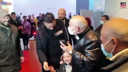 شوف أول ظهور لأبن محمود الليثي في العرض الخاص لفيلم قمر 14