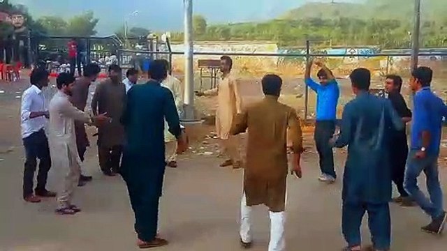 saraiki jhumer At main point in Quaid I azam University Islamabad Latest Saraiki jhumer