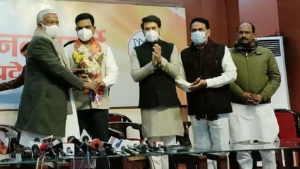 Former IPS officer Asim Arun joins Bhartiya Janata Party