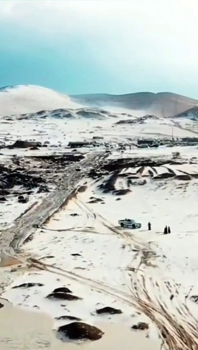 Medina Desert Covered With Snow in Badar | مدینہ منورہ کے صحرا میں برف کی سفید چادر  @A 4 Ashraf MM ​