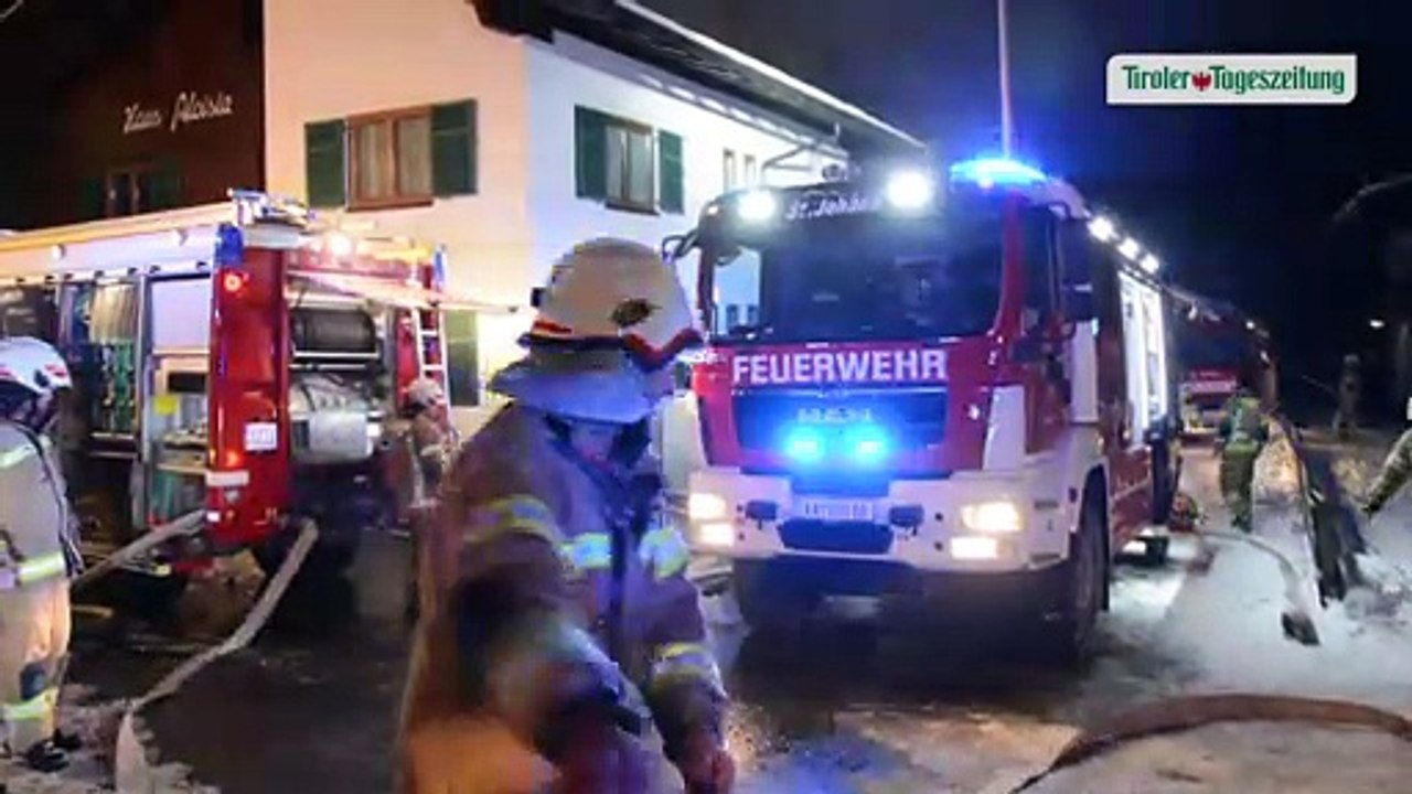 Großeinsatz der Feuerwehren in Going: Haus stand in Vollbrand