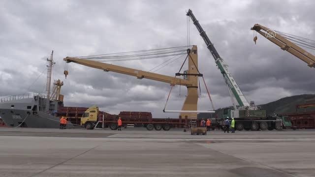 ZONGULDAK - En büyük doğal gaz keşfini taşıyacak boruların ilk etabı Filyos Limanı'na getirildi (1)