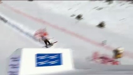 Ce skieur perd ses deux skis en plein saut !