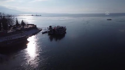 Son dakika! Beyşehir Gölü'nün kıyı kesimleri buzla kaplandı