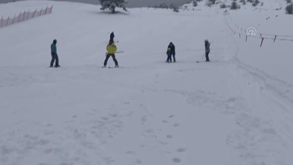 Download Video: Keltepe Kayak Merkezi'nde hafta sonu yoğunluğu