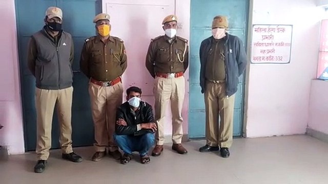 सोशल मीडिया पर डाली अवैध हथियार सहित फोटो, चार घंटे में खाई हवालात की हवा