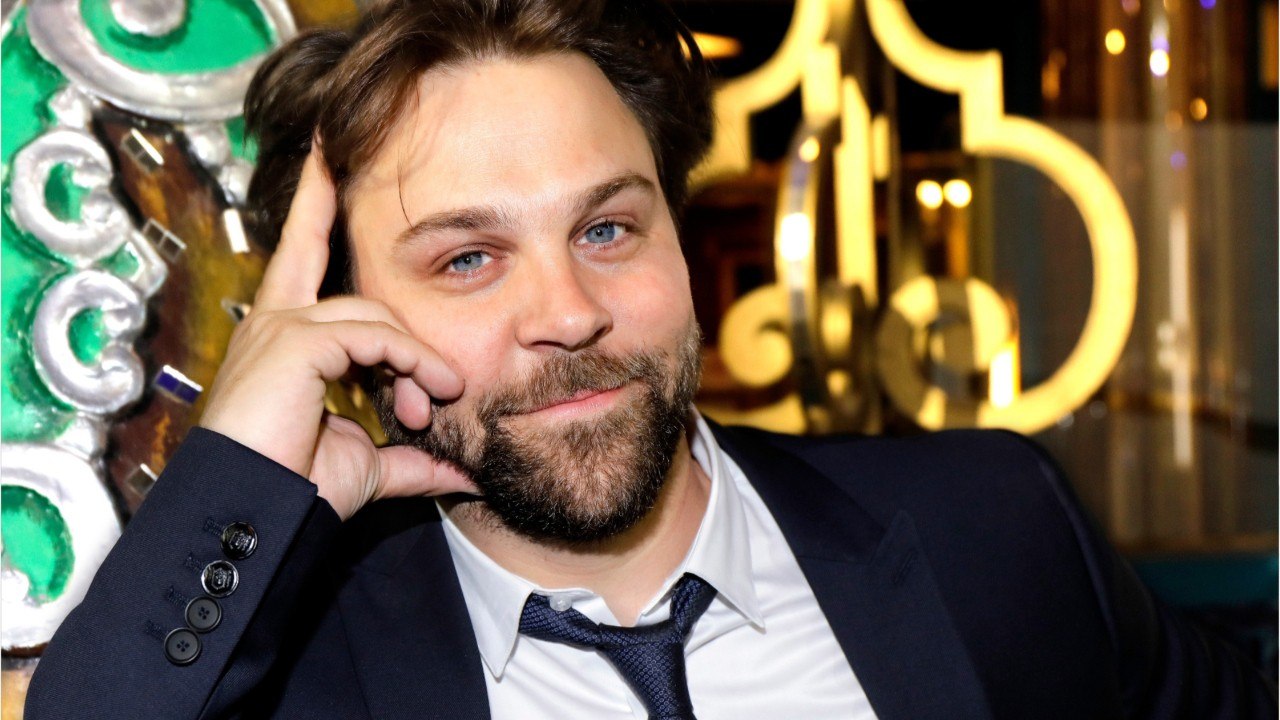 VOICI - Arthur Jugnot : ses tendres confidences sur Célestin, le fils qu'il a eu avec Cécilia Cara