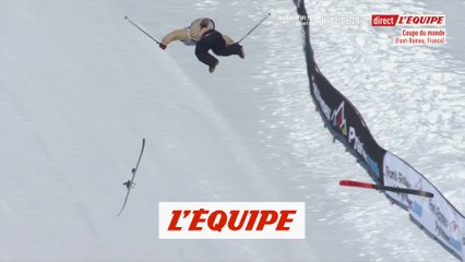 Cody Laplante perd ses deux skis lors d'un saut à Font Romeu - Ski freestyle - CM (H)