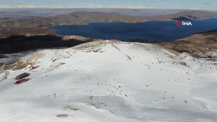 Kara hasret kalan vatandaşlar Hazarbaba Kayak Merkezine akın etti