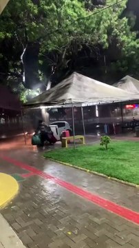 Obra inacabada do terminal rodoviário em Sousa gera transtornos a passageiros após chuva intensa