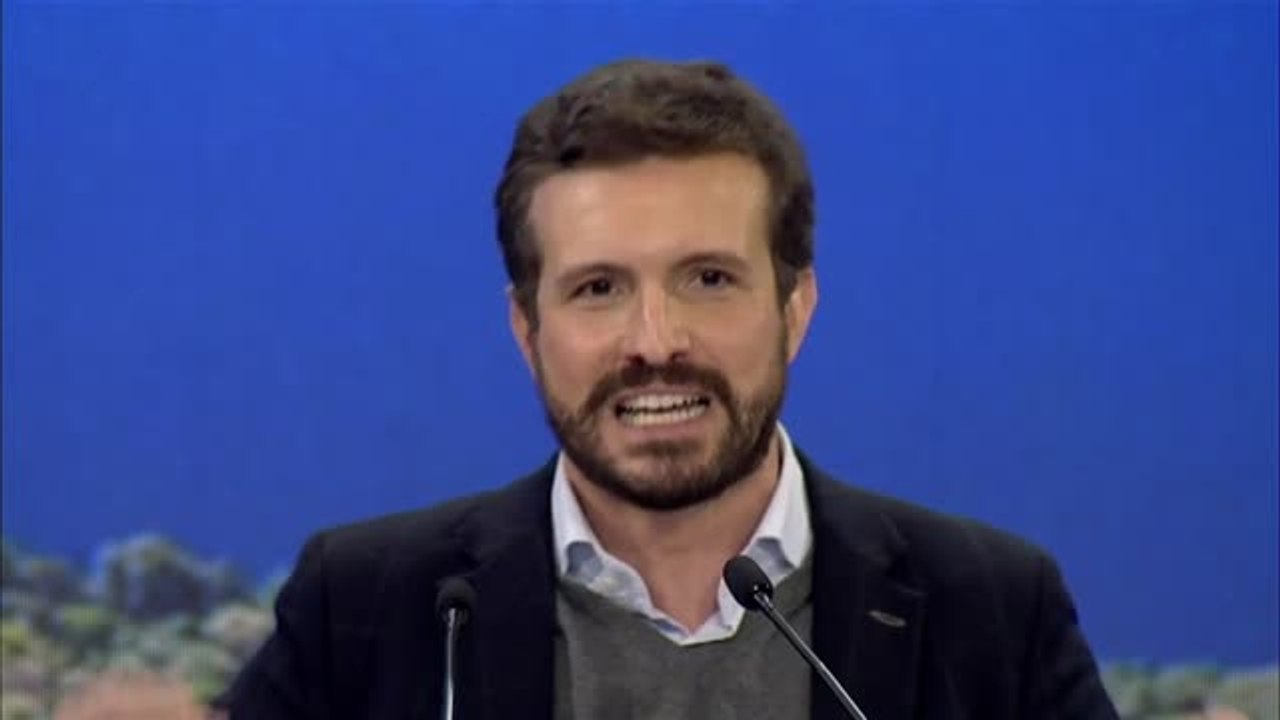 Casado: "¿Cómo se puede tener un presidente tan débil que no puede ni cesar a sus ministros?"