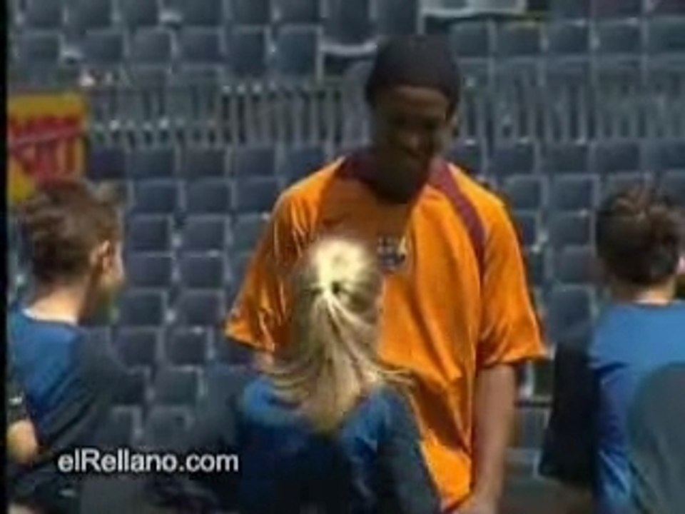 Ronaldinho et les enfants du Barça