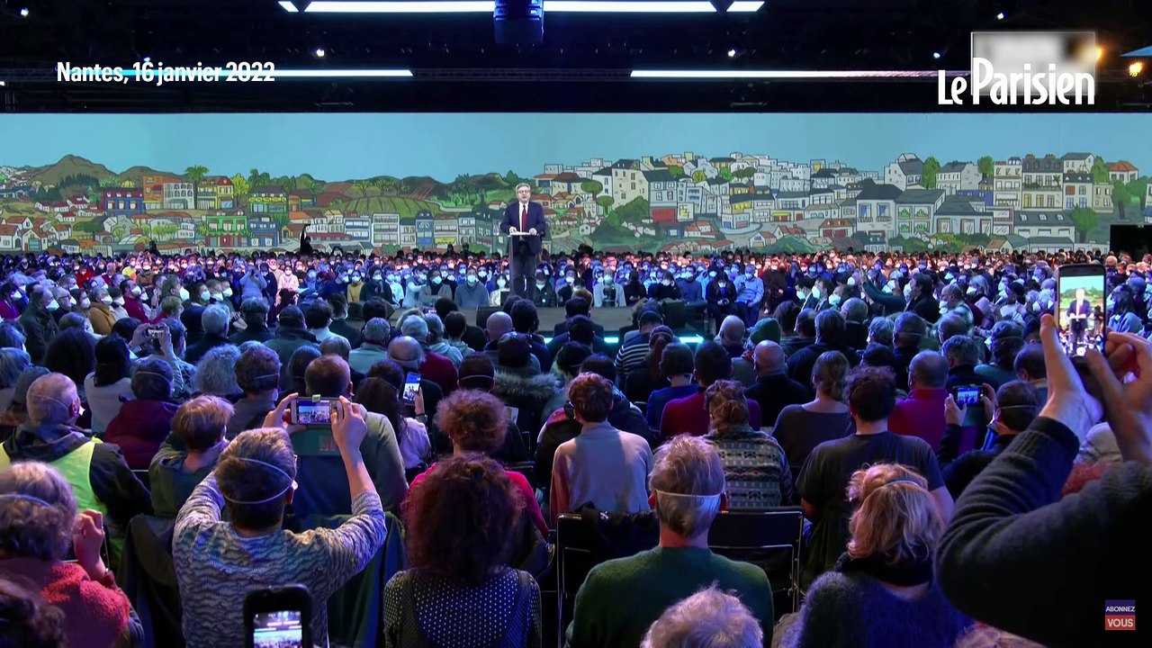Au meeting immersif et olfactif de Jean-Luc Mélenchon : "Les odeurs étaient étranges"