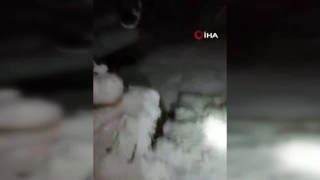 Rize'de kar nedeniyle ilerleyemeyen ambulansın imdadına özel idare ekipleri yetişti