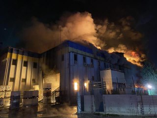 Bursa'da kimya fabrikasında yangın çıktı patlamalar yaşanıyor