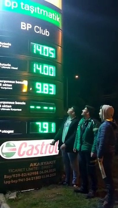 Benzin zamlarıyla böyle dalga geçtiler! Erdoğan, Erdoğan, Erdoğan