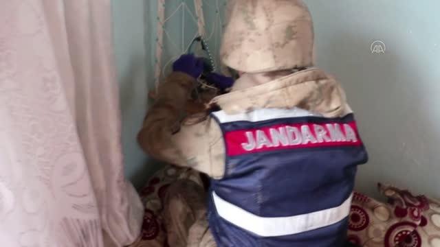 Yatak odasındaki gizli bölmede yakalanan katil zanlısı tutuklandı