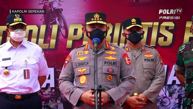 KAPOLRI SEPEKAN : Kapolri Meninjau Vaksinasi Serentak di Lampung (1/2)