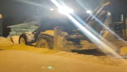 Yolu kardan kapanan mahalledeki hamile kadın 6 saatte hastaneye ulaştırıldı