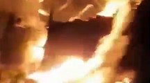 हैंडीक्राफ्ट फैक्ट्री में लगी भीषण आग, तीन दमकलों ने पाया आग पर काबू, देखें वीडियो