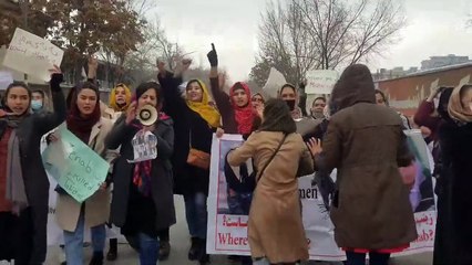 Afganistan'da kadınlar Taliban'a baş kaldırdı