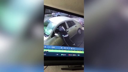 Sujeto roba autoestéreo en la colonia Independencia