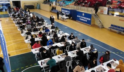 Binden fazla sporcunun katıldığı satranç turnuvası Sultanbeyli'de başladı