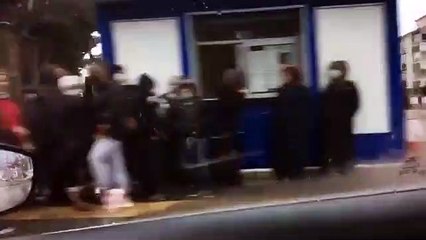 Ankara'da halk ekmek kuyruğu