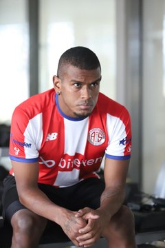 Antalyaspor, Brezilyalı futbolcu Fernando Lucas Martins'i kadrosuna kattı