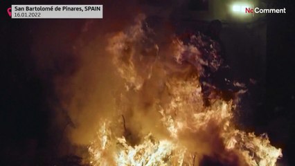 En Espagne, des chevaux bravent les flammes lors d'un festival traditionnel