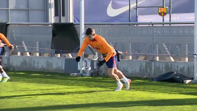 El Barça entrena duro con la mente puesta en la Copa