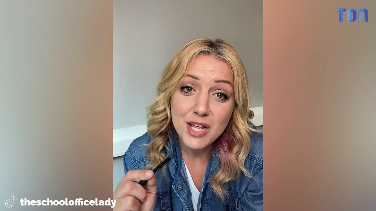 Cette réceptionniste d'école dézingue tous les prénoms des élèves