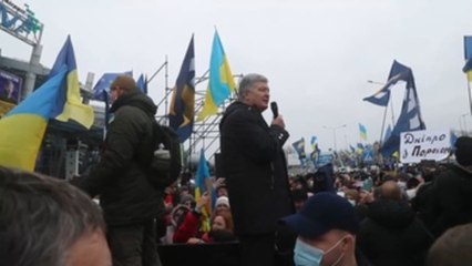 Poroshenko comparece ante la Justicia por caso de traición tras volver de unas vacaciones