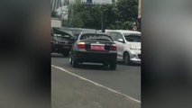 Viral, Mobil Plat Merah Melawan Arus Lalu Lintas
