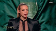 Agathe Rousselle reçoit le prix de la révélation féminine - Lumières 2022