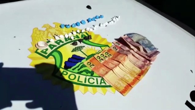 Polícia Militar realiza ação contra o tráfico de drogas no Santa Felicidade; quatro foram detidos