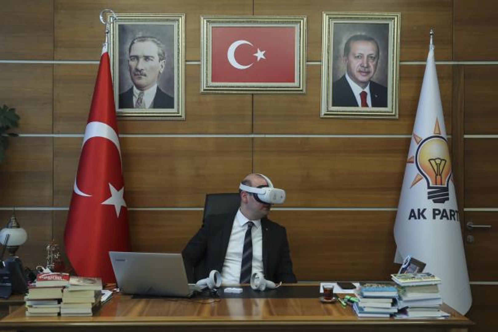 AK Parti'de ilk metaverse toplantısı yapıldı! Görüşmede kripto para konusu ele alındı