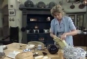 Grace And Favour (Are You Being Served Again) S02E01