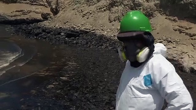 Peru isola praias após vazamento de petróleo