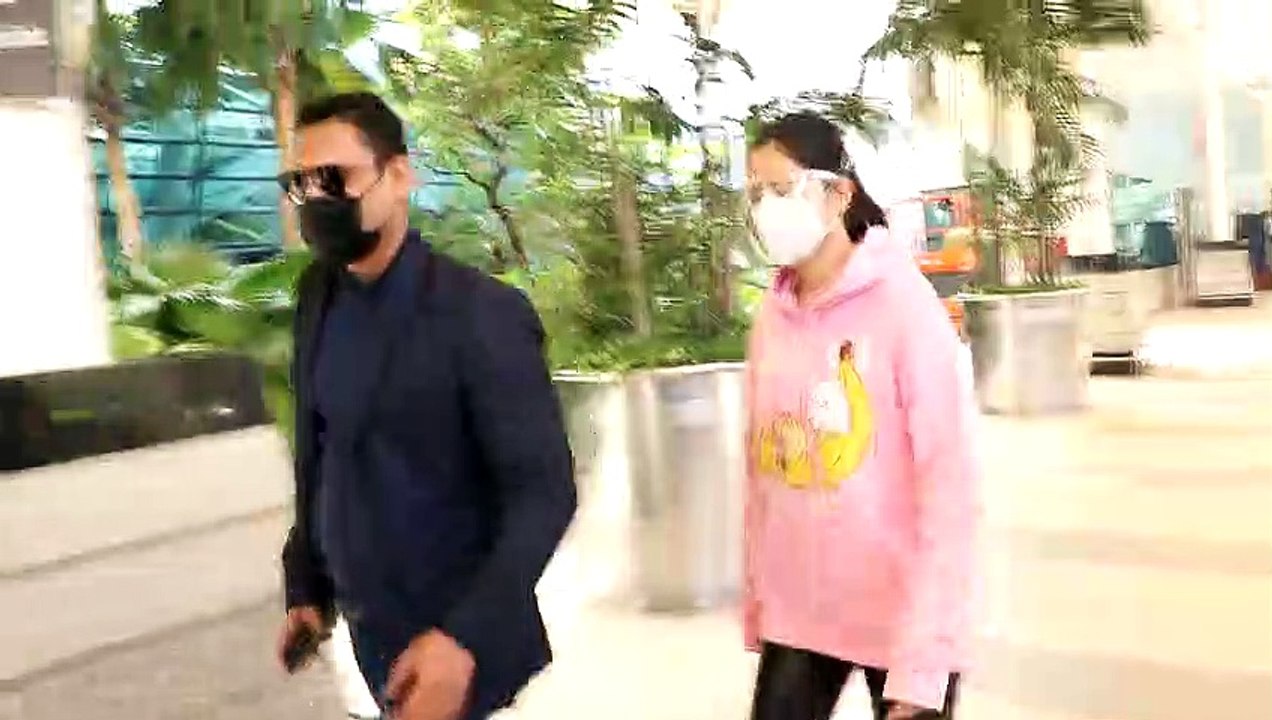 Katrina Kaif's Classy Look As She Returns After Meeting Vicky Kaushal