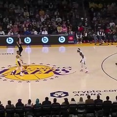 Le dunk monstrueux de Russell Westbrook sur Rudy Gobert !