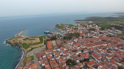 BOZCAADA'DA BOŞ EV ÇOK, KİRALIK YOK